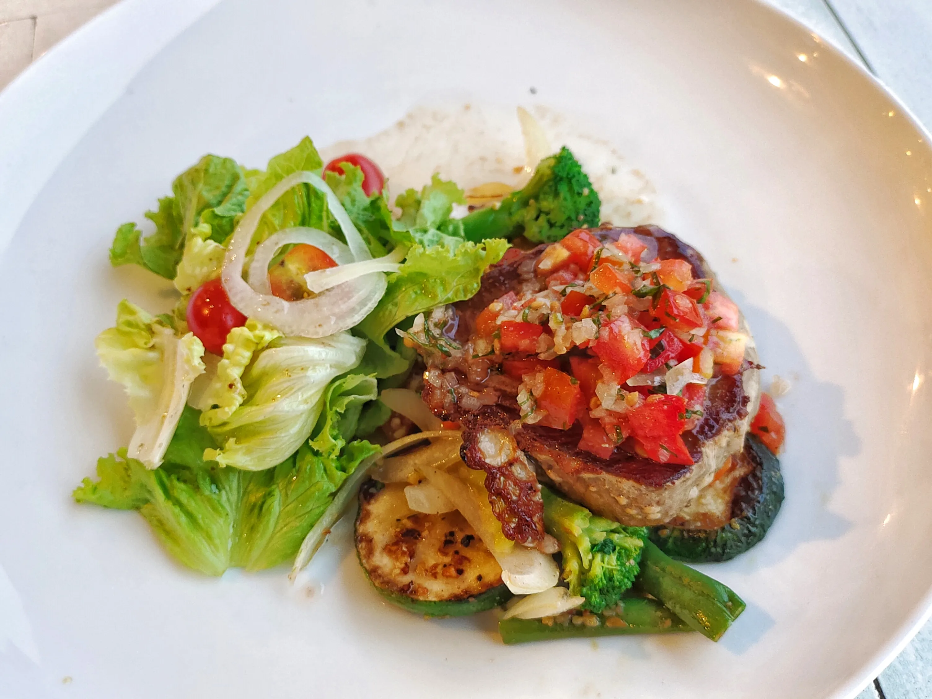 Jaansan Beach House | Restaurant, Bar & Lounge at Kelan Beach