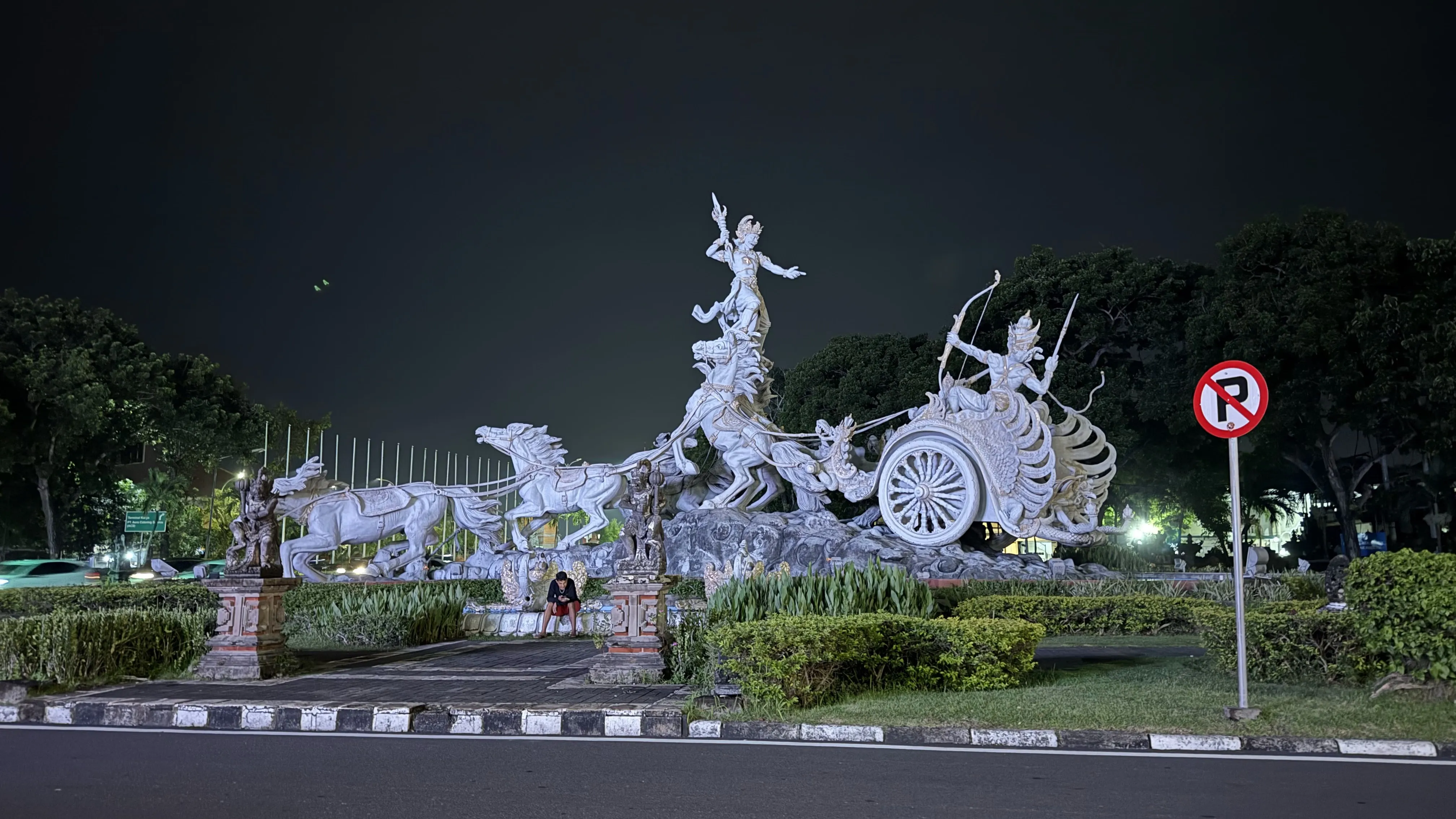 Patung Satria Gatot Kaca