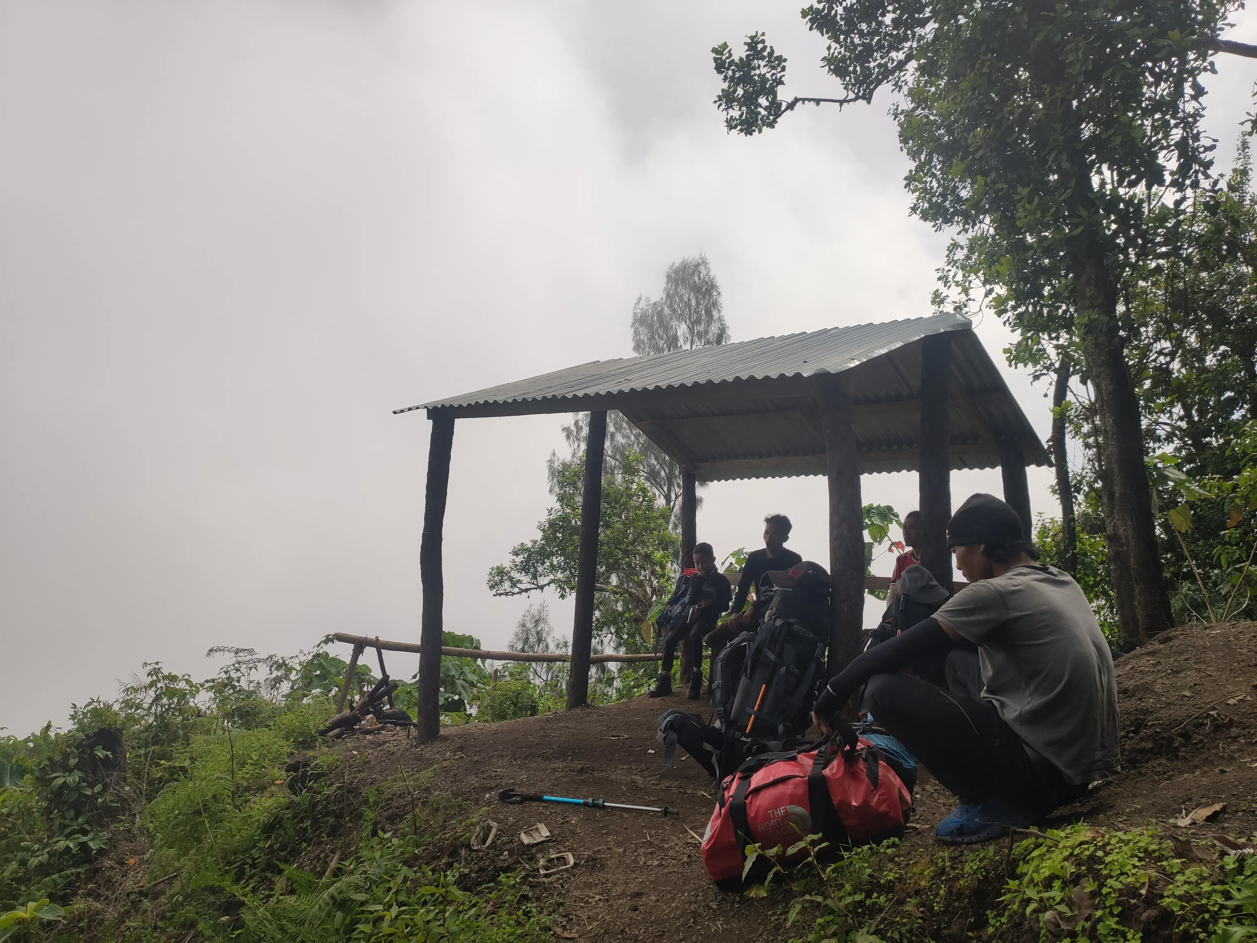 Pos 1 Pererenan jalur Taman Edelweis