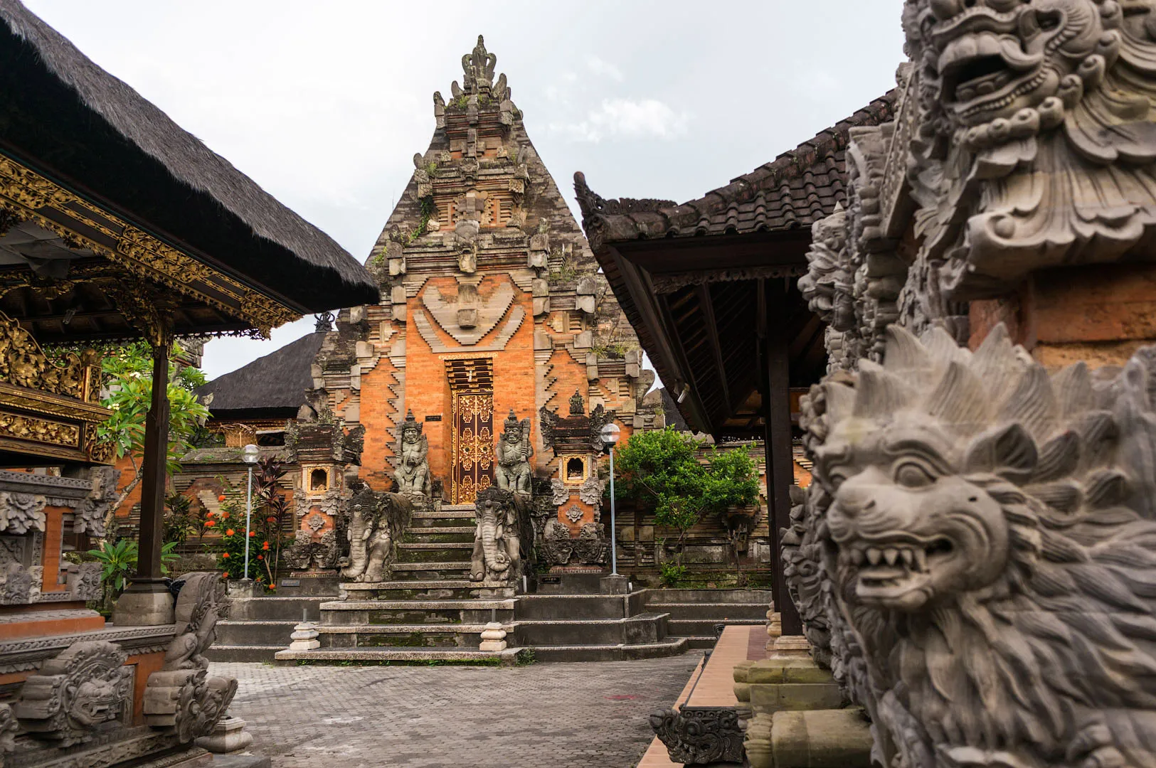 Pura Desa Gede Peliatan