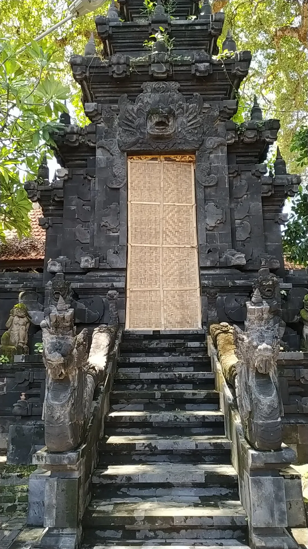 Samuan Tiga Temple