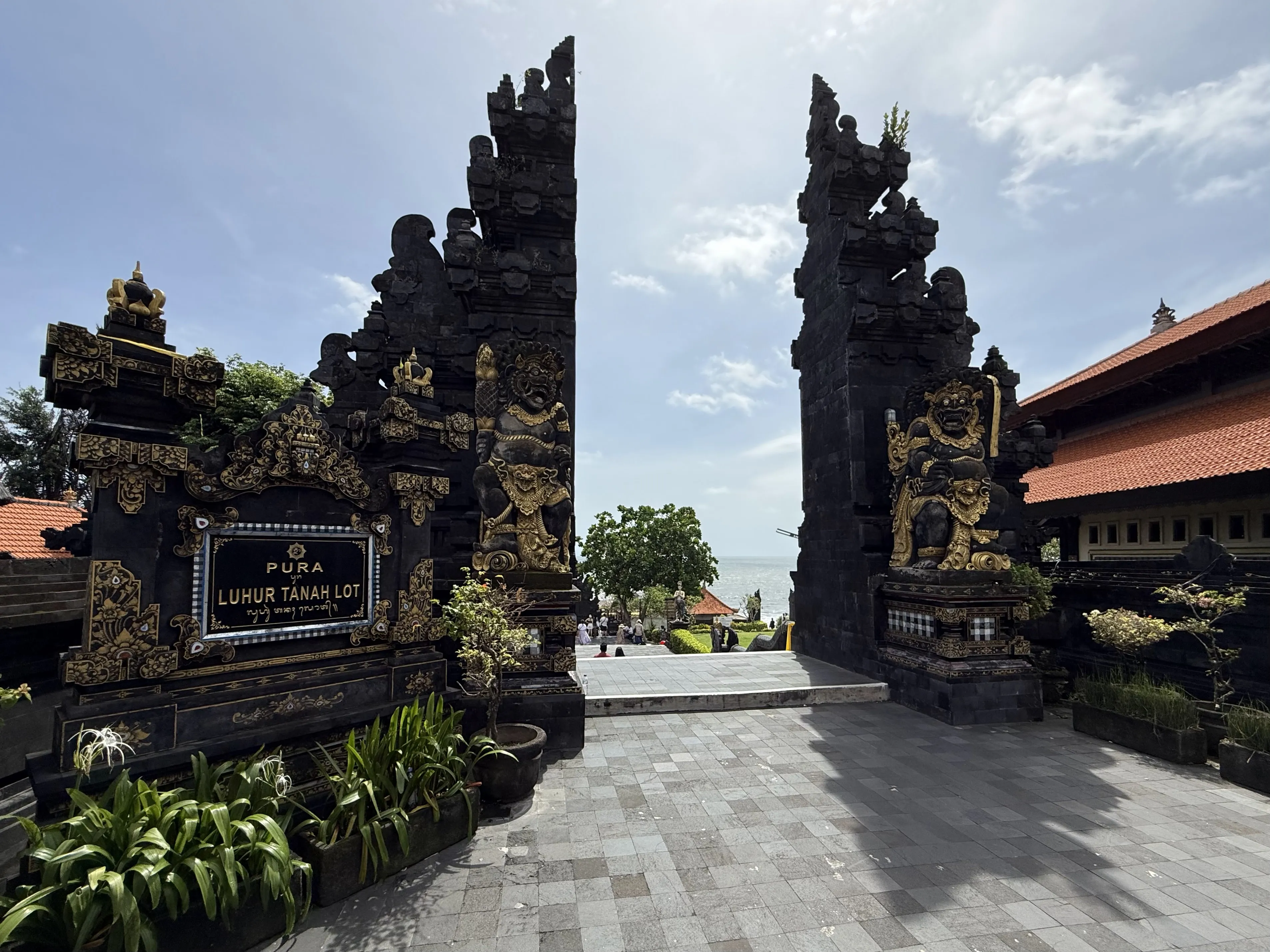 Tanah Lot Temple Square