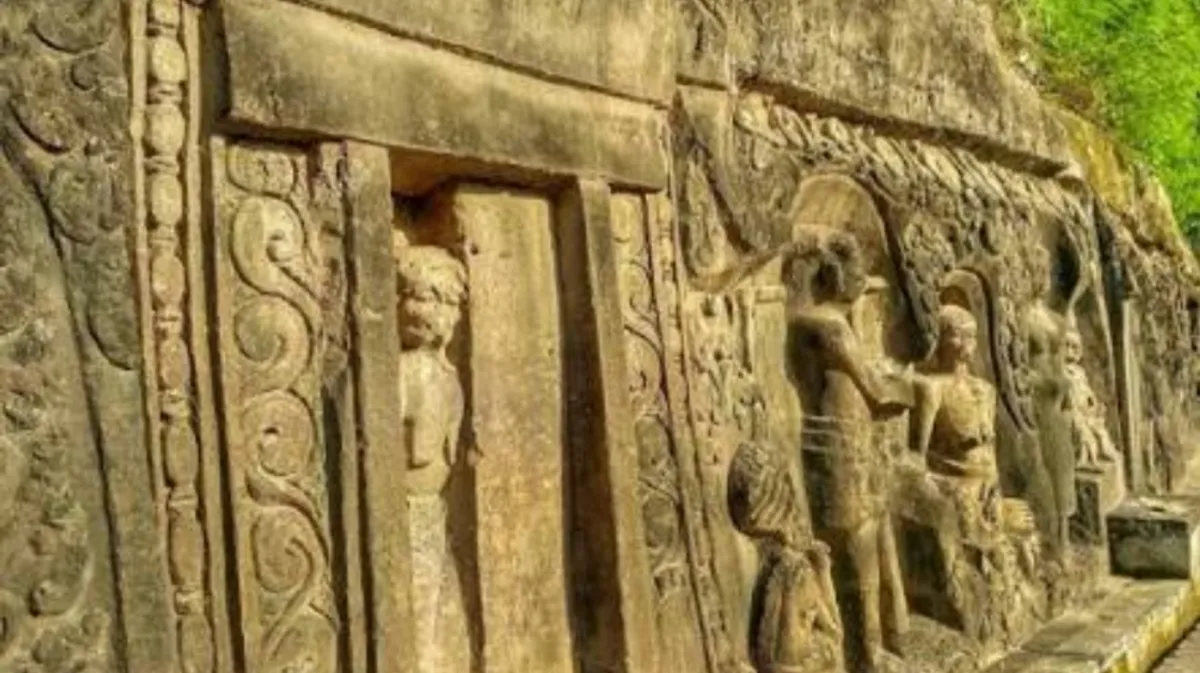 Temple Yeh Pulu