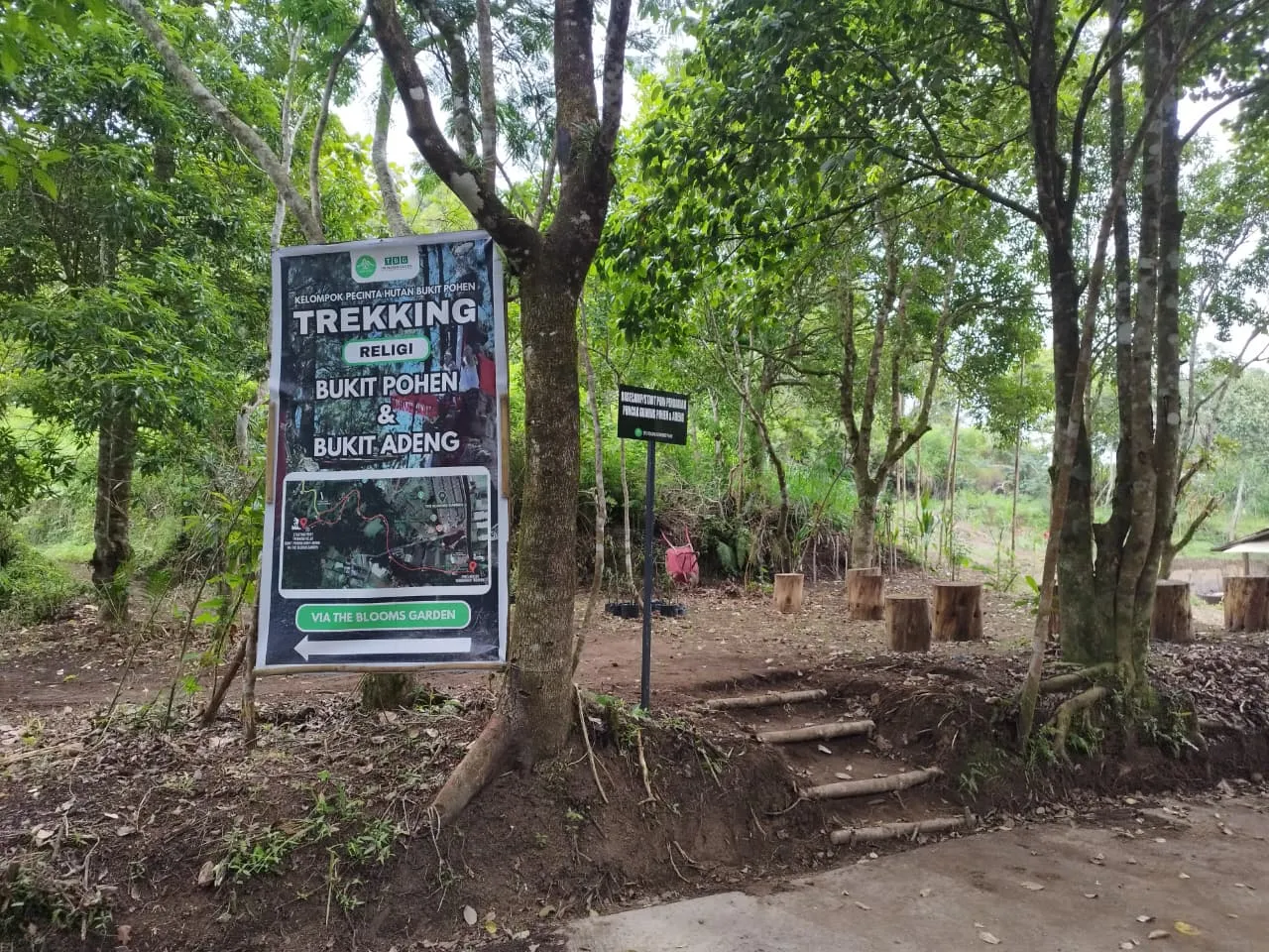 Trekking Bukit Pohen & Bukit Adeng Via The Blooms Garden